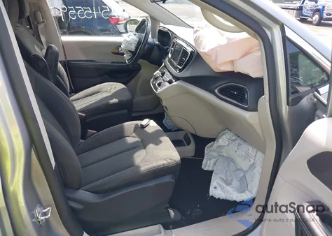 2020 Chrysler Voyager Lx z USA, uszkodzony, nr VIN 2C4RC1CG8LR121950